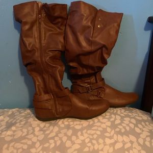 High brown boots no heel